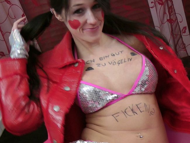 SCHLAMPE NACH FOTZEN FASCHING ABGESCHLEPPT